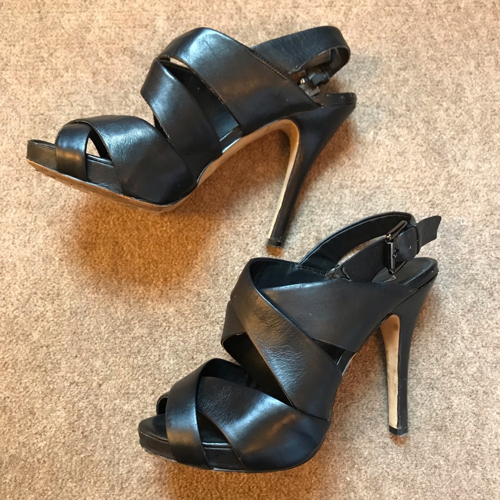 Aldo size 7 platform black pump.